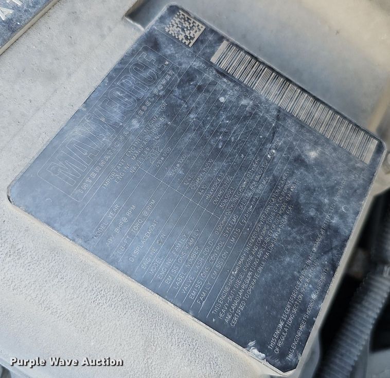 image for item DQ1199 2013 International 8600 semi truck