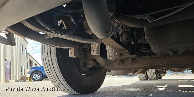 image for item DQ1199 2013 International 8600 semi truck