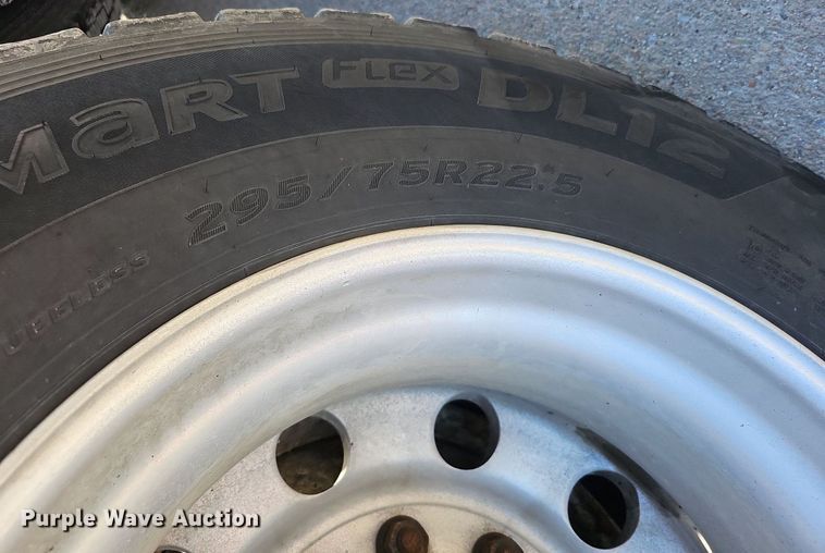 image for item DQ1199 2013 International 8600 semi truck