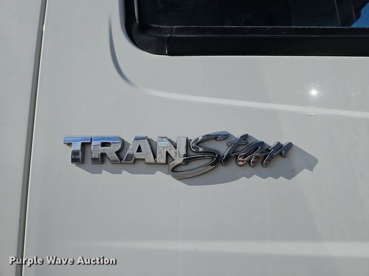 image for item DQ1199 2013 International 8600 semi truck