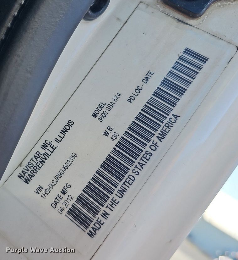 image for item DQ1199 2013 International 8600 semi truck