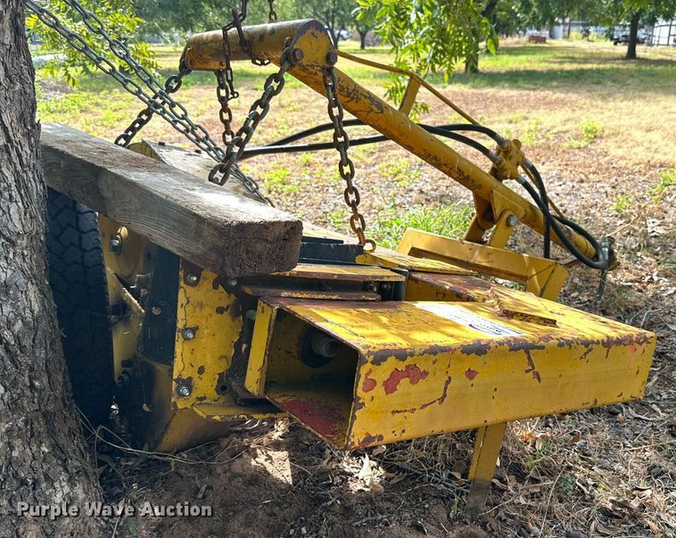 image for item DQ1434 Tree Shaker