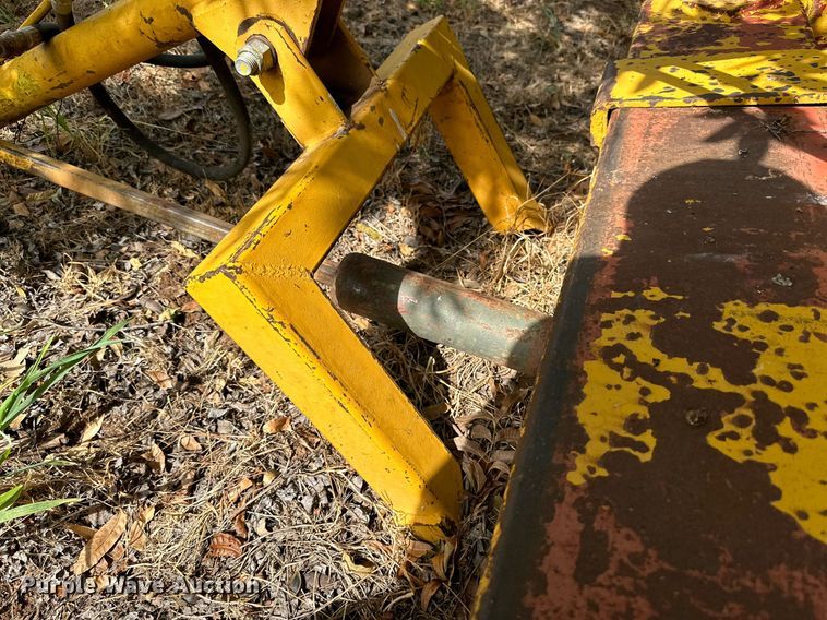 image for item DQ1434 Tree Shaker