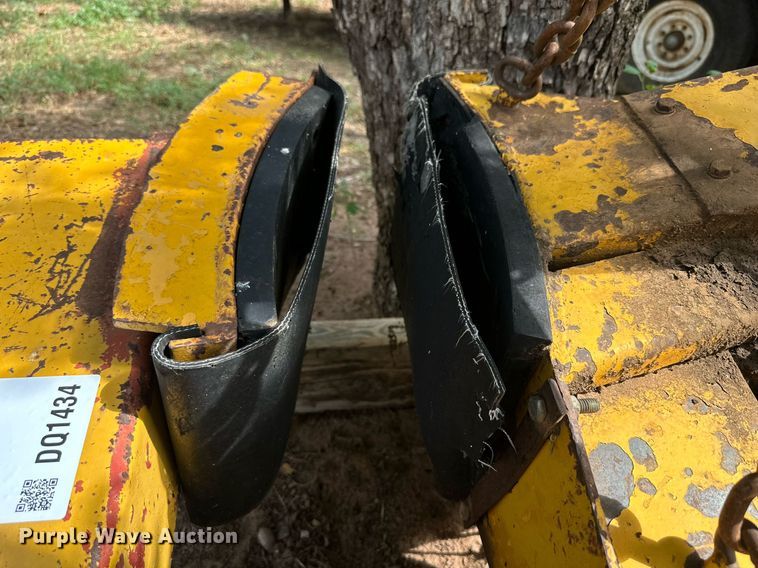 image for item DQ1434 Tree Shaker