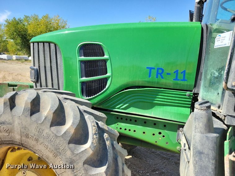 image for item DR5595 2010 John Deere 7330  MFWD tractor