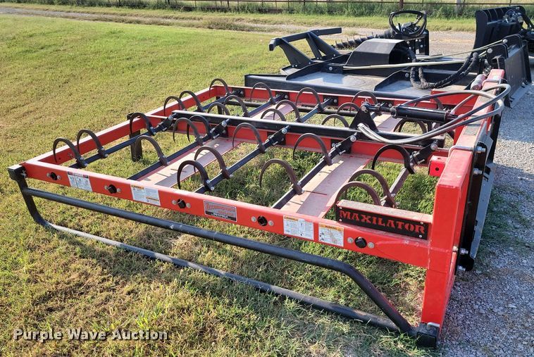 image for item JE9545 Maxilator MXE  skid steer bale accumulator grapple