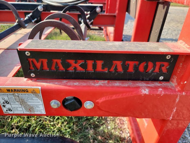 image for item JE9545 Maxilator MXE  skid steer bale accumulator grapple
