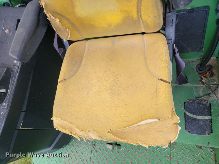 image for item KS9156 2006 John Deere 6415  MFWD tractor