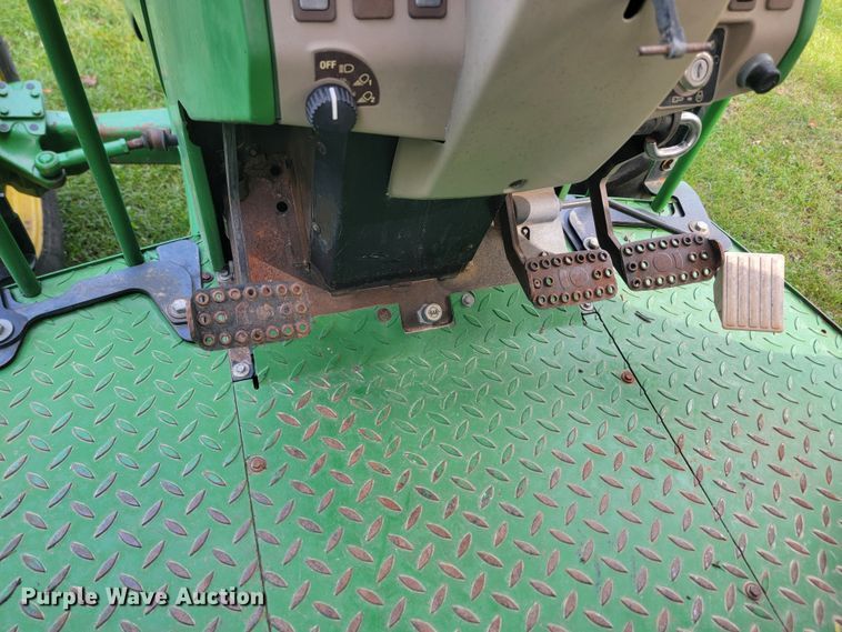 image for item KS9156 2006 John Deere 6415  MFWD tractor