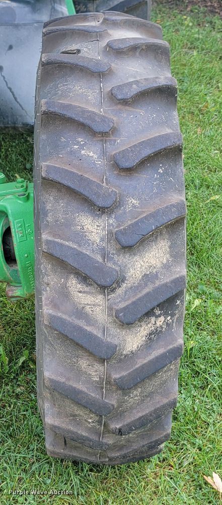 image for item KS9156 2006 John Deere 6415  MFWD tractor