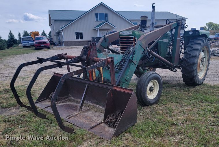 image for item KS9158 1958 Oliver 880  tractor