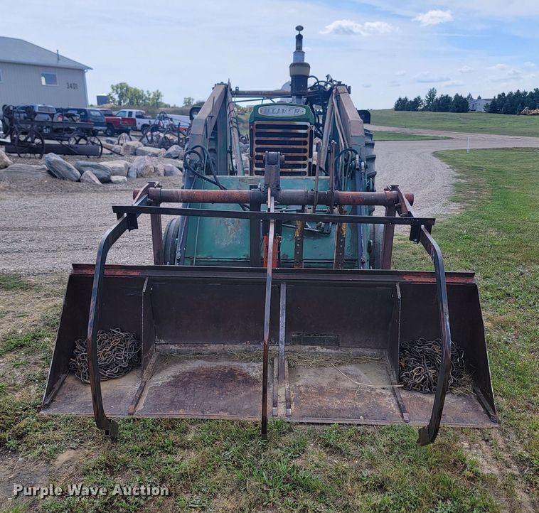 image for item KS9158 1958 Oliver 880  tractor