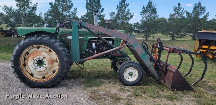 image for item KS9158 1958 Oliver 880  tractor
