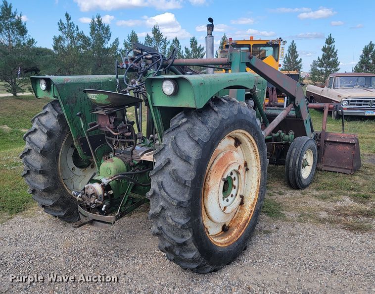 image for item KS9158 1958 Oliver 880  tractor