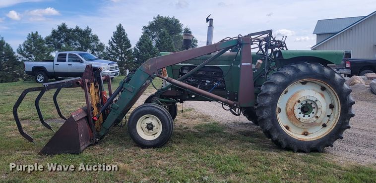 image for item KS9158 1958 Oliver 880  tractor