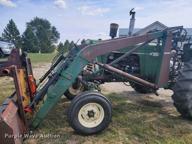 image for item KS9158 1958 Oliver 880  tractor