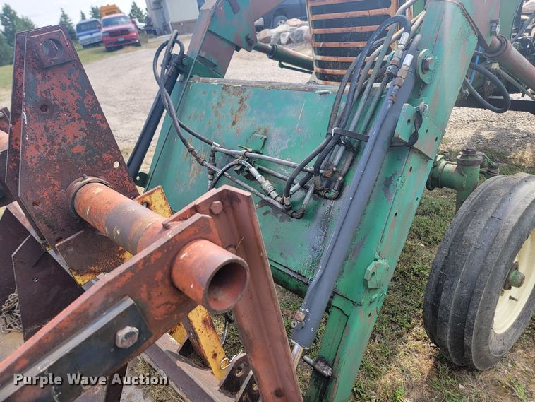 image for item KS9158 1958 Oliver 880  tractor