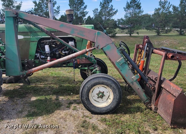 image for item KS9158 1958 Oliver 880  tractor