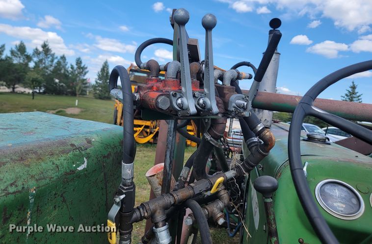 image for item KS9158 1958 Oliver 880  tractor