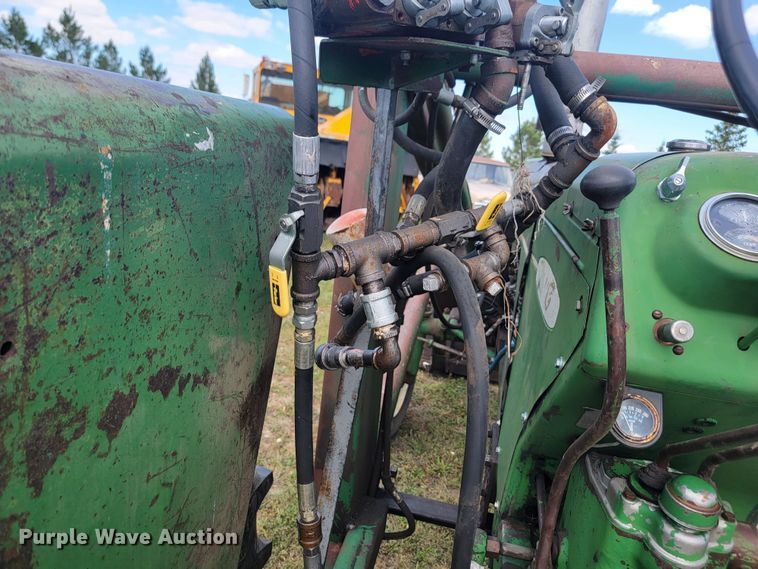 image for item KS9158 1958 Oliver 880  tractor