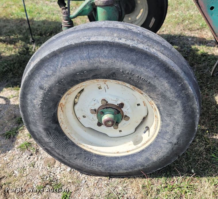 image for item KS9158 1958 Oliver 880  tractor