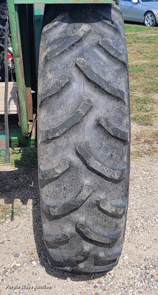 image for item KS9158 1958 Oliver 880  tractor