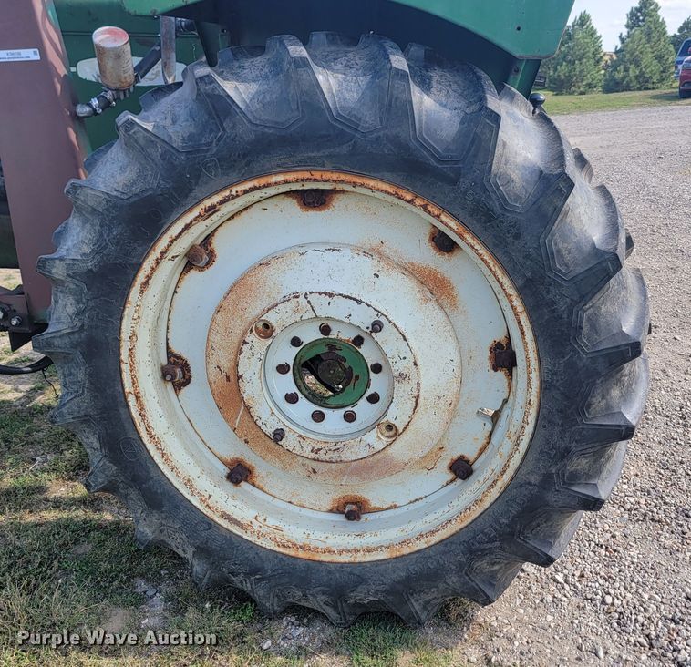 image for item KS9158 1958 Oliver 880  tractor