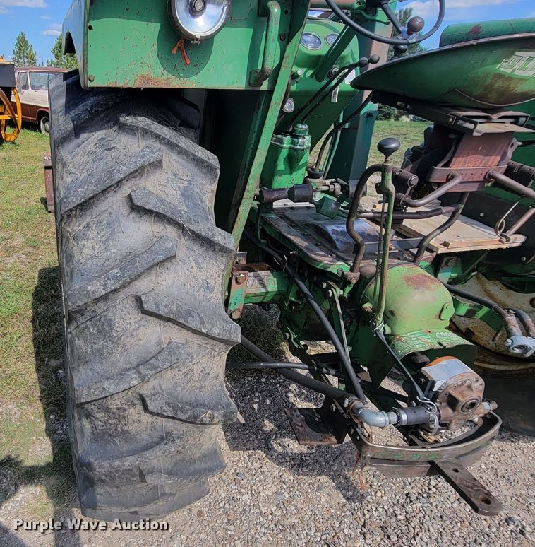 image for item KS9158 1958 Oliver 880  tractor