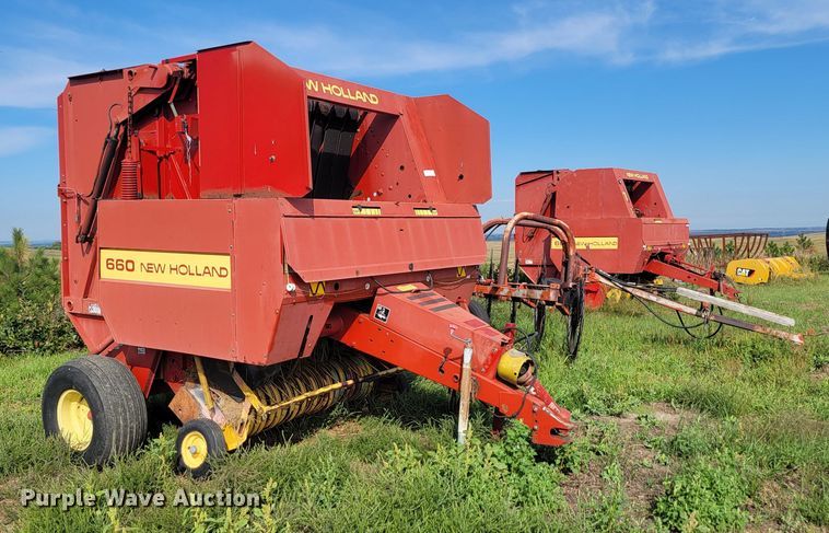 image for item KS9179 (2) New Holland 660 round baler