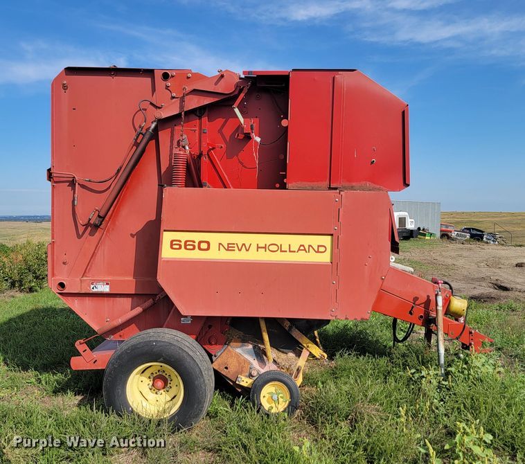 image for item KS9179 (2) New Holland 660 round baler
