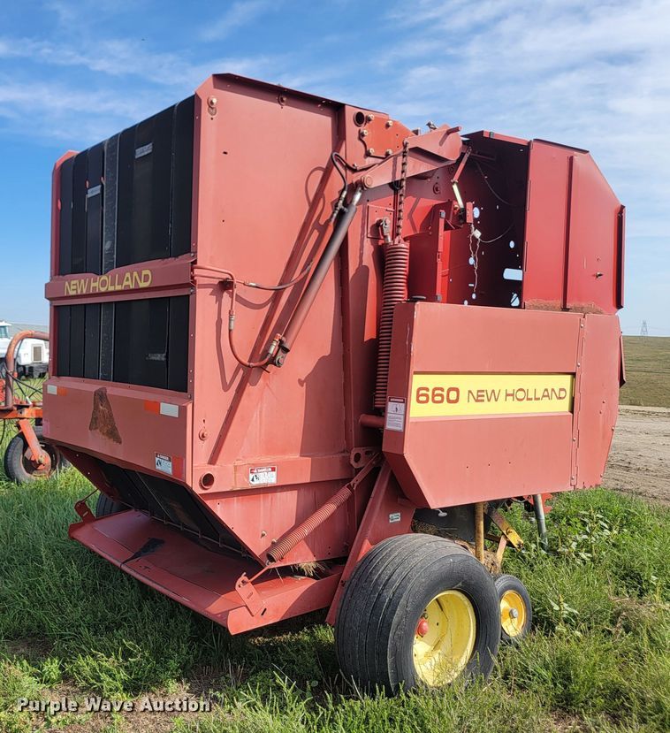 image for item KS9179 (2) New Holland 660 round baler