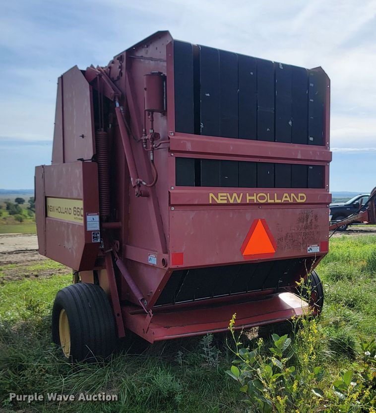 image for item KS9179 (2) New Holland 660 round baler