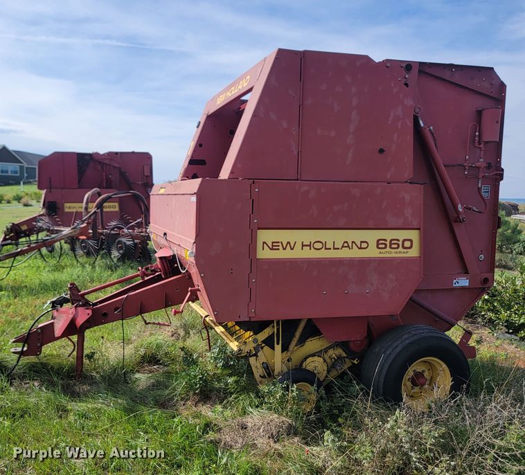 image for item KS9179 (2) New Holland 660 round baler