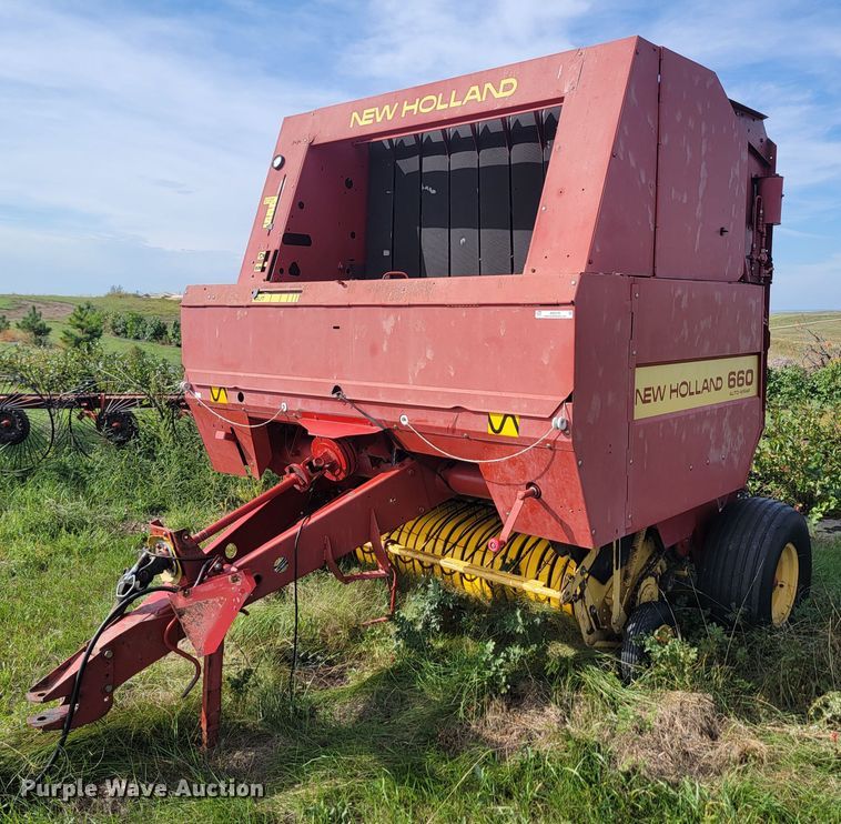 image for item KS9179 (2) New Holland 660 round baler