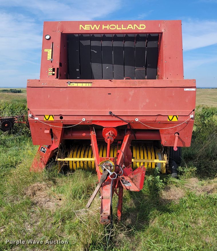 image for item KS9179 (2) New Holland 660 round baler
