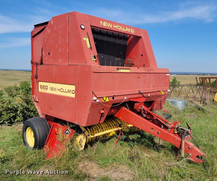 image for item KS9179 (2) New Holland 660 round baler