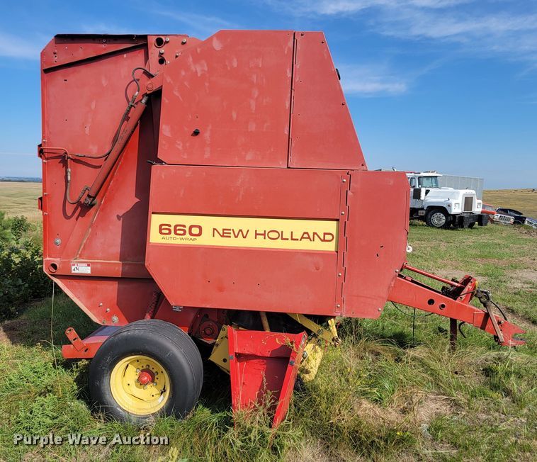 image for item KS9179 (2) New Holland 660 round baler