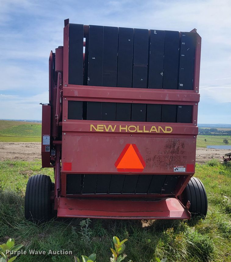 image for item KS9179 (2) New Holland 660 round baler