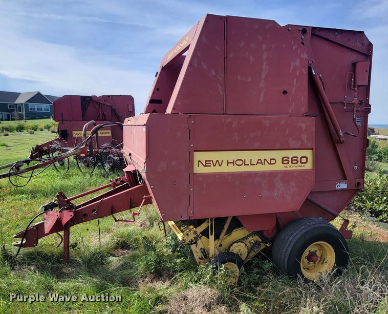 image for item KS9179 (2) New Holland 660 round baler