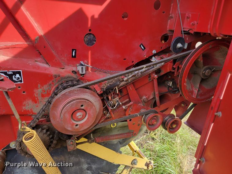 image for item KS9179 (2) New Holland 660 round baler