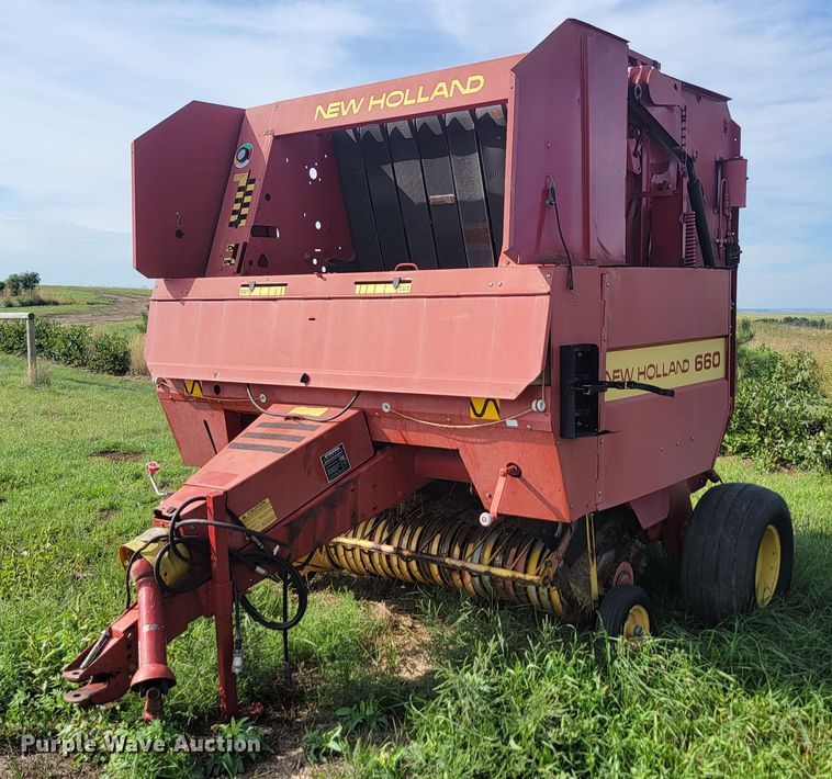 image for item KS9179 (2) New Holland 660 round baler