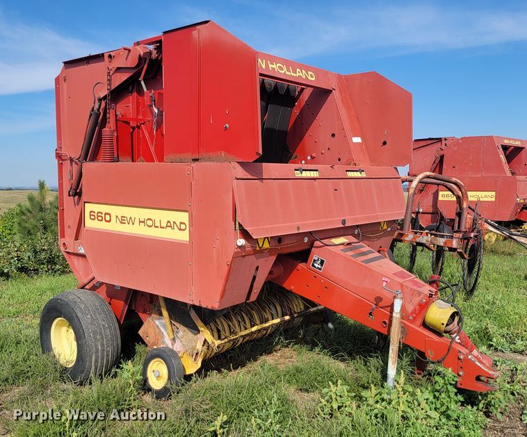 image for item KS9179 (2) New Holland 660 round baler