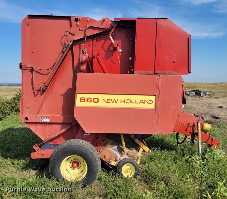 image for item KS9179 (2) New Holland 660 round baler