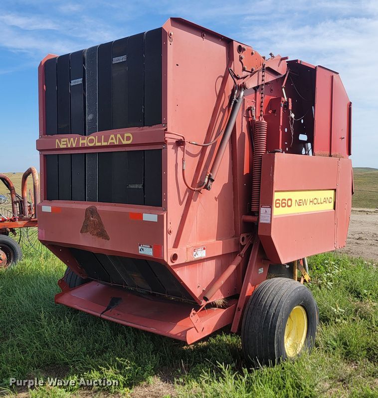 image for item KS9179 (2) New Holland 660 round baler