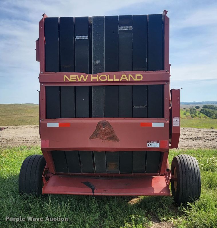 image for item KS9179 (2) New Holland 660 round baler
