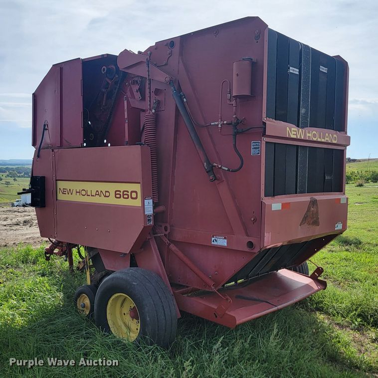 image for item KS9179 (2) New Holland 660 round baler