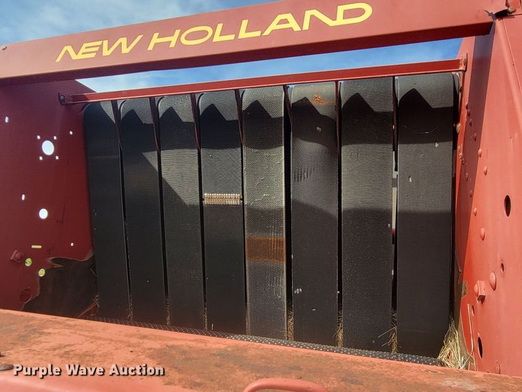 image for item KS9179 (2) New Holland 660 round baler