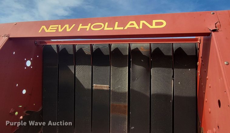 image for item KS9179 (2) New Holland 660 round baler