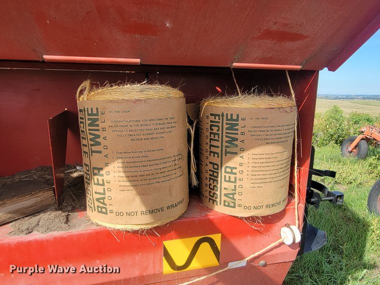 image for item KS9179 (2) New Holland 660 round baler