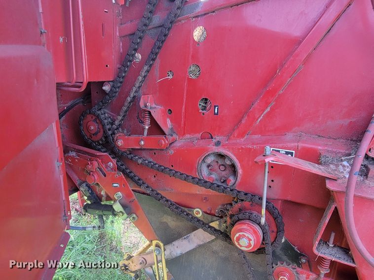 image for item KS9179 (2) New Holland 660 round baler